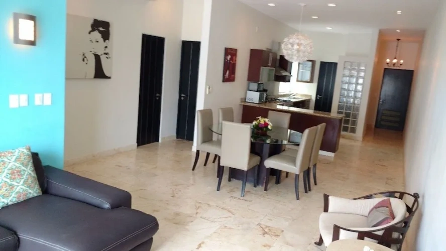 Standard Family room with courtyard view