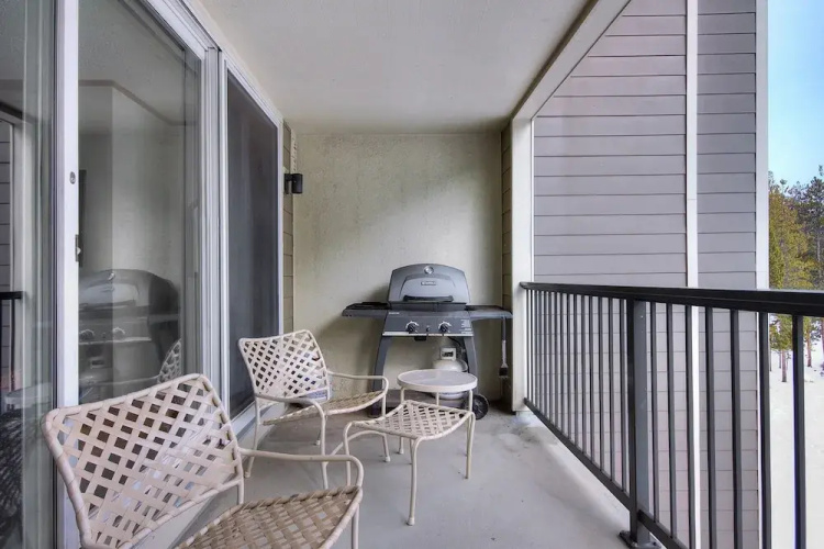 2092 The Pines
