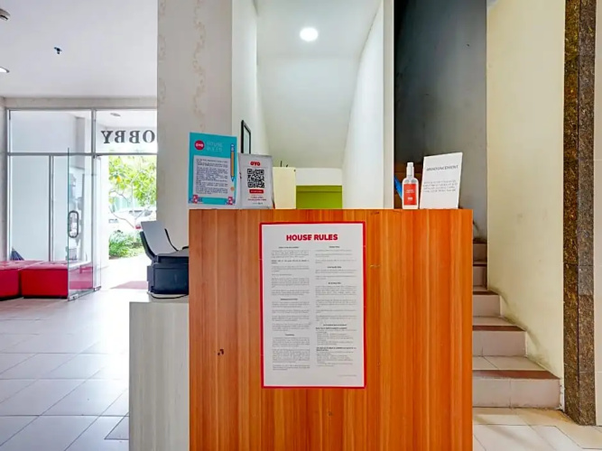OYO Flagship 90087 Apartment Menara Rungkut 2