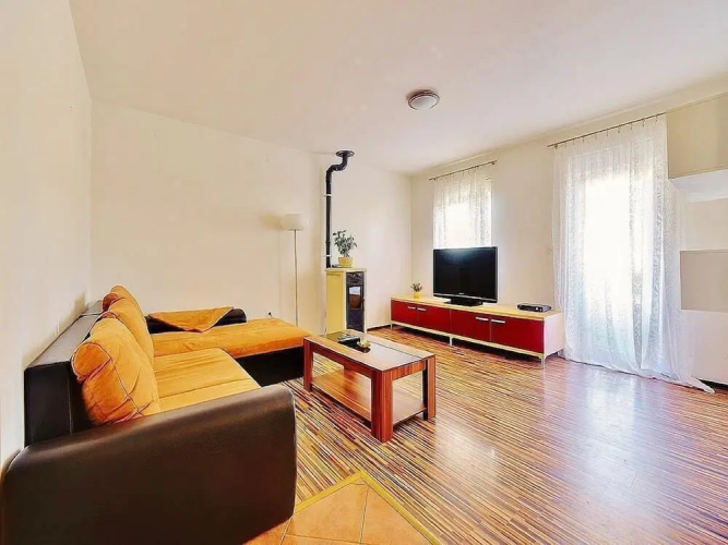 Apartment Lenka 220