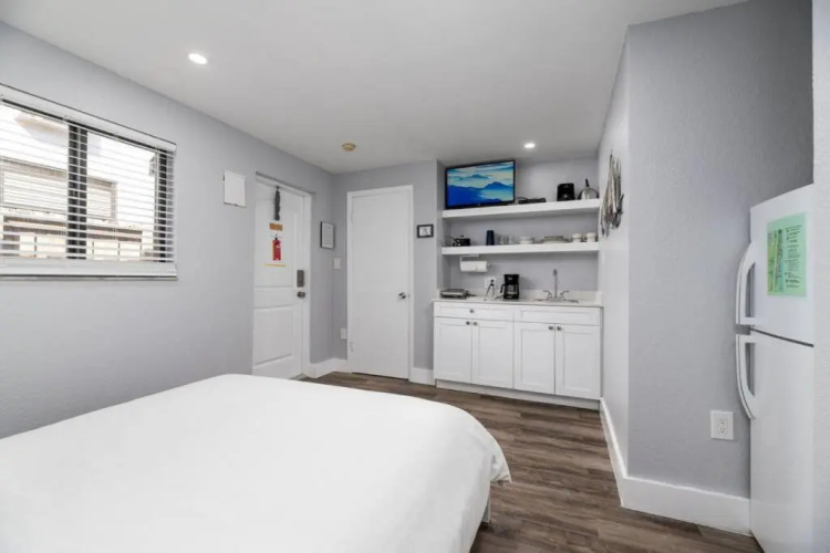 Shell on the Beach 102 - RENOVATED