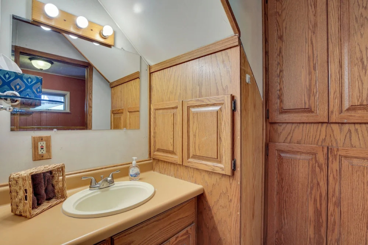 Lead Hideaway w/ Fireplace, Grill & New Deck!