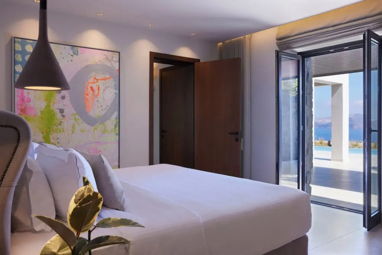 Aernia Suites & Art