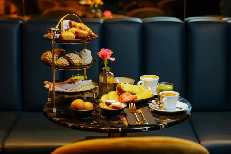 Supper Hotel