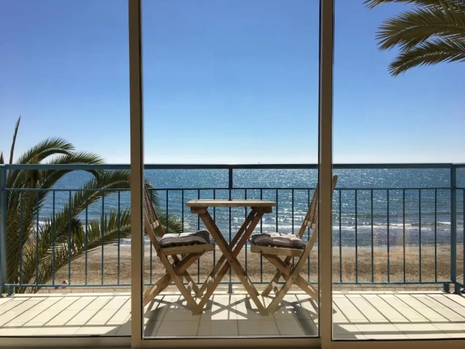 2 Bedrooms Apartment with sea view