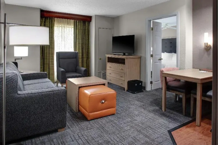 Standard Double Suite