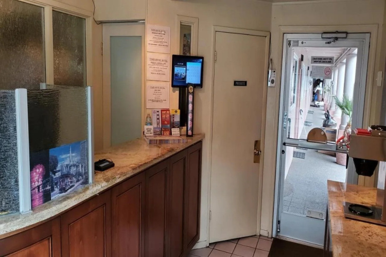Townhouse Motel