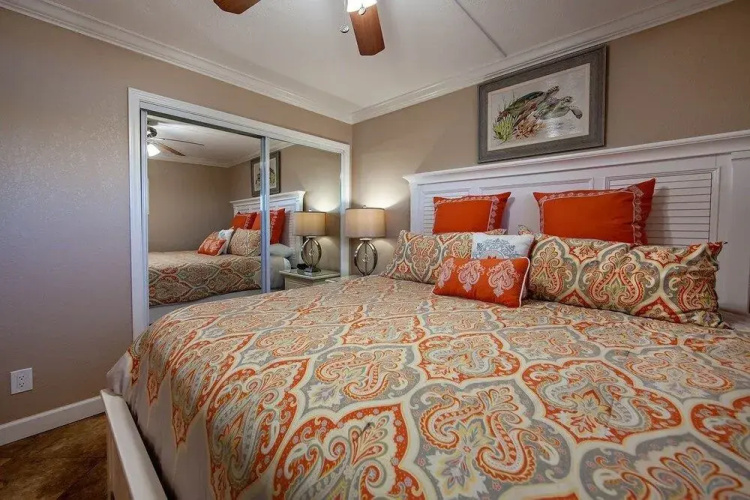 Gulf Shore Condo #304 - 2 Br condo by RedAwning