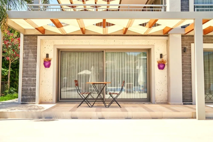 Deluxe Double room with balcony and with garden view
