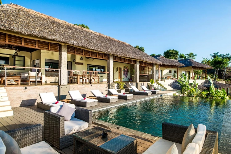 2 Bedrooms Villa beachfront