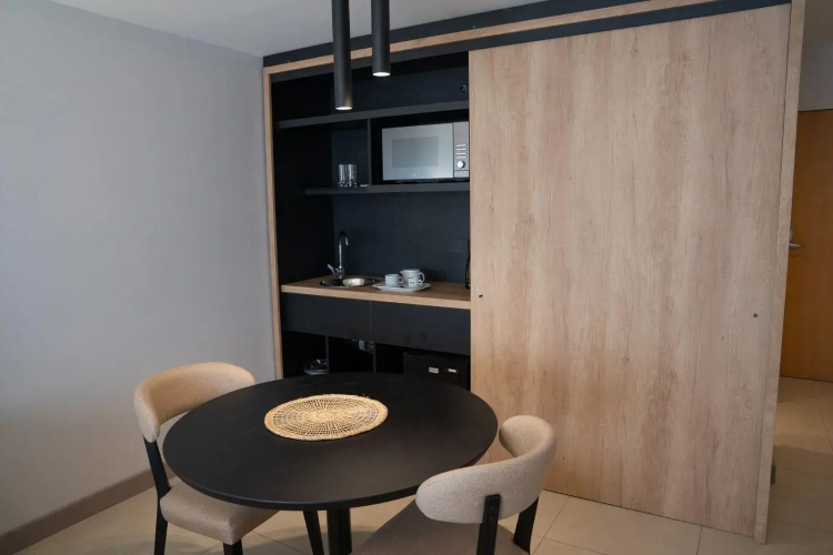 Urbana Suites