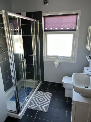 Modern One Bedroom Chalet With Central Heating