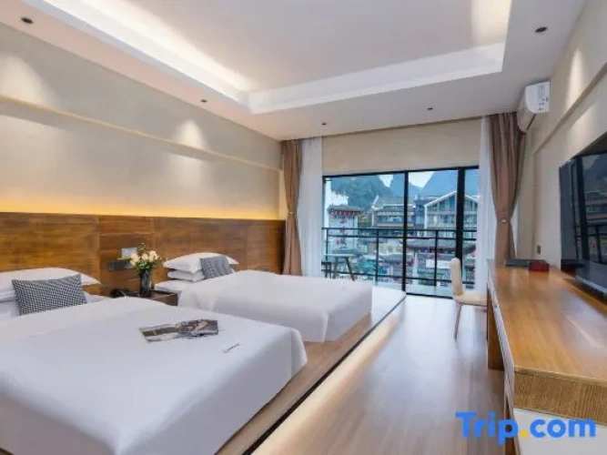 Standard Twin room with lake view