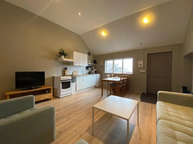 2 Bedrooms Apartment