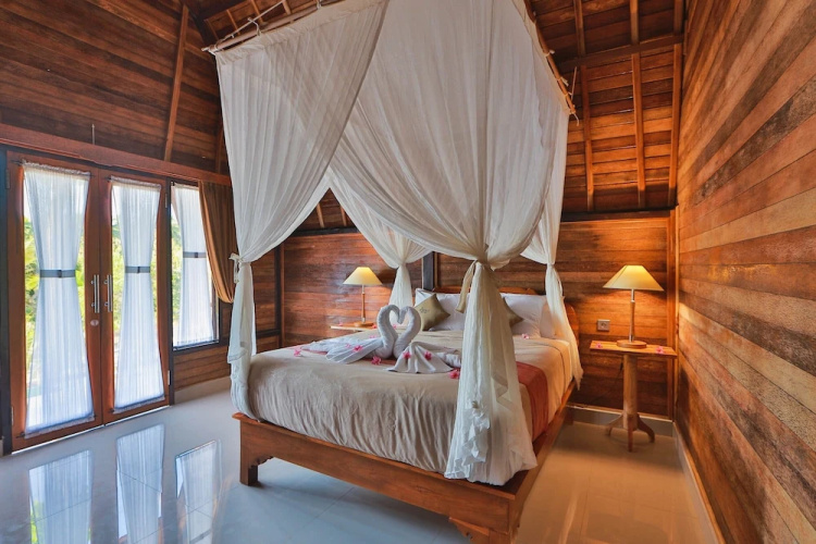 Mamaras Guest House