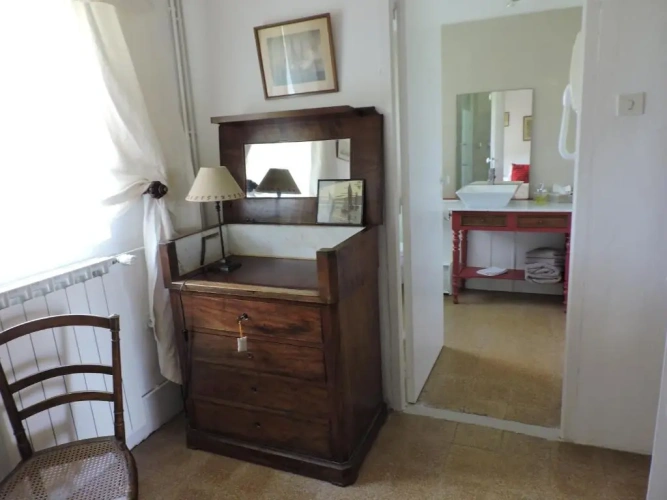 4 Bedrooms Cottage