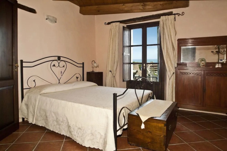 B&B Lavinium