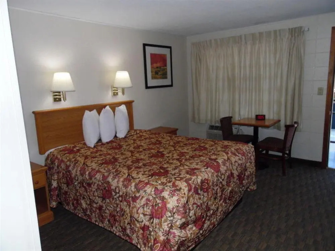 Bear Lodge Motel