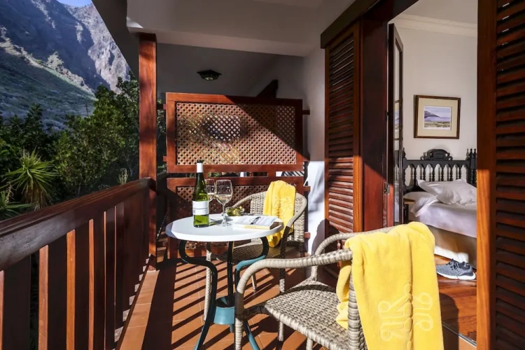 Standard Twin room with balcony
