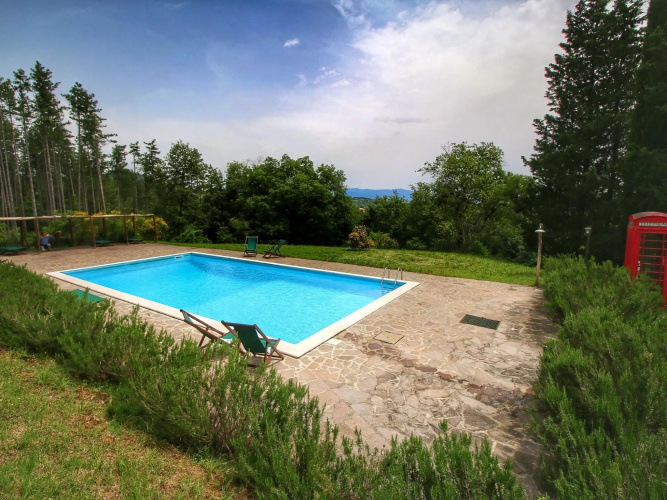 Detached Cottage With Swimming Pool