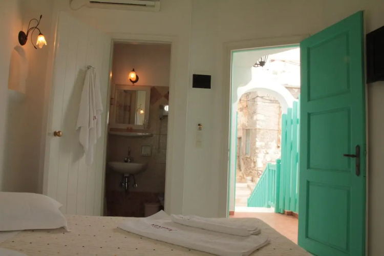 Hotel Anixis