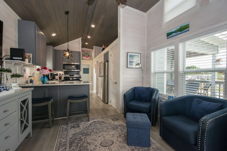 1BR Tiny Home w King Bed Outdoor Space