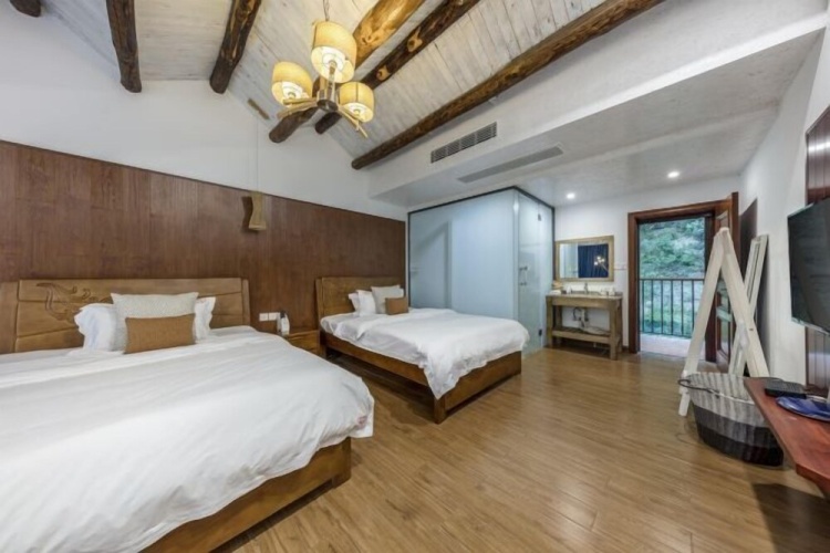 Orange's Red Hostel