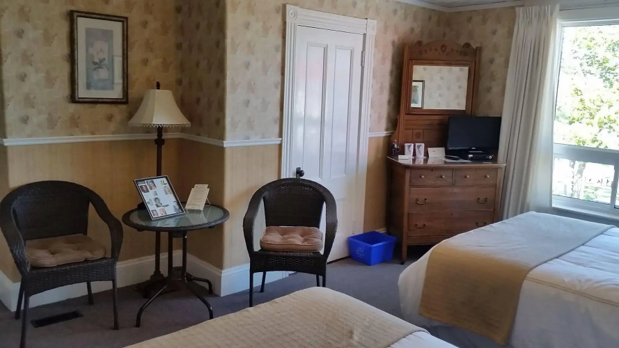 Bayside Inn
