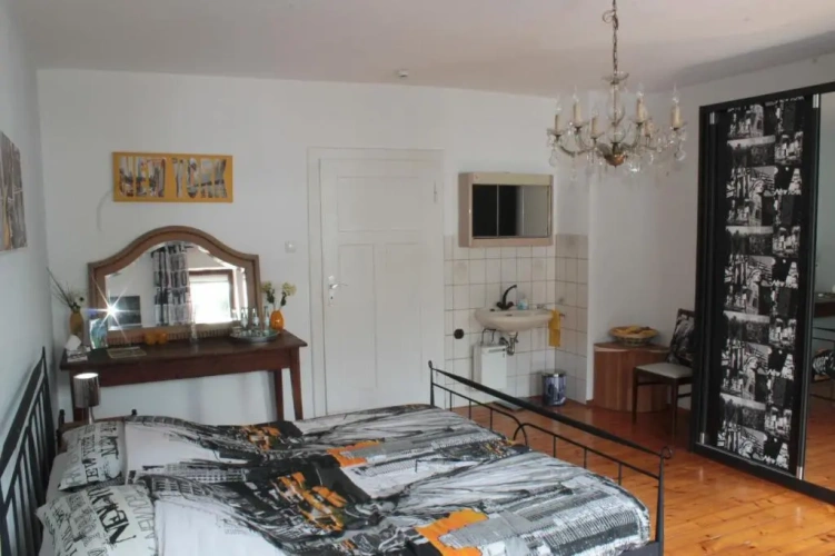 Standard Triple room