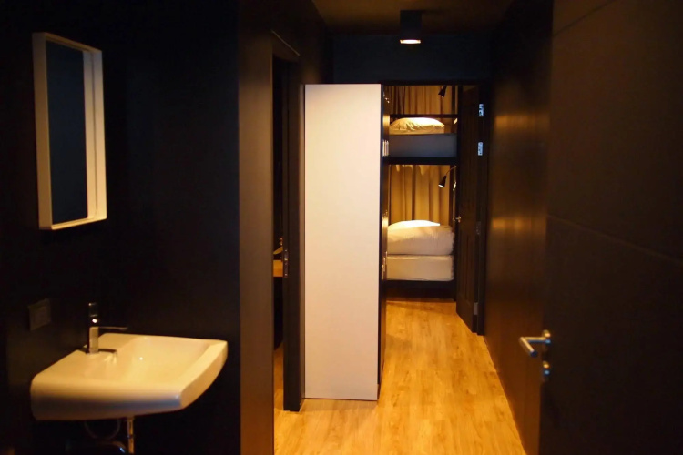 C40Winks Hostel