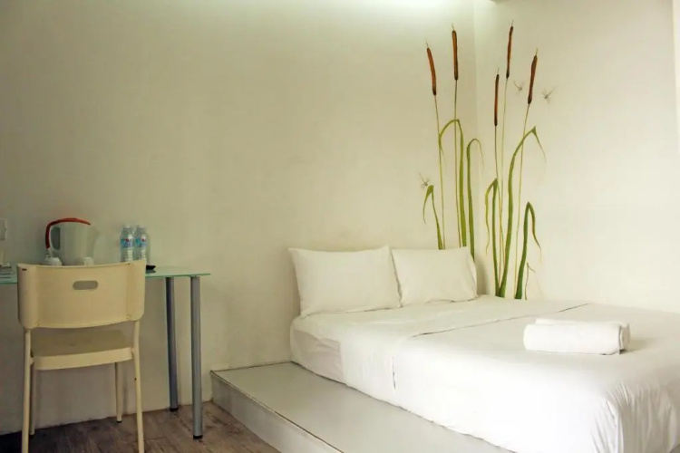 V Garden Hotel