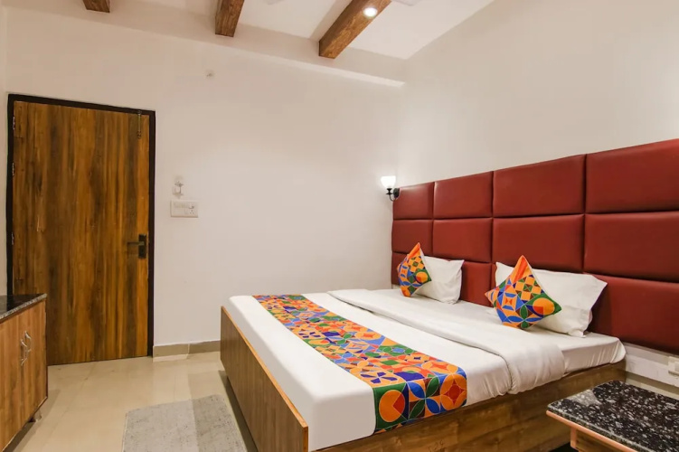 Fabhotel Grover