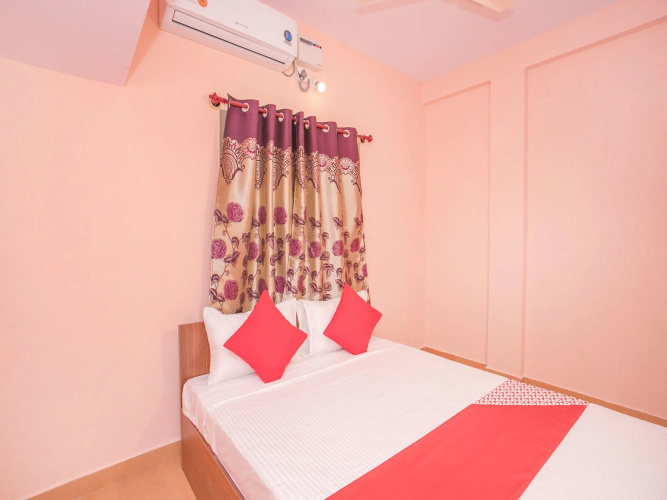 OYO Flagship 11419 Surya Residency