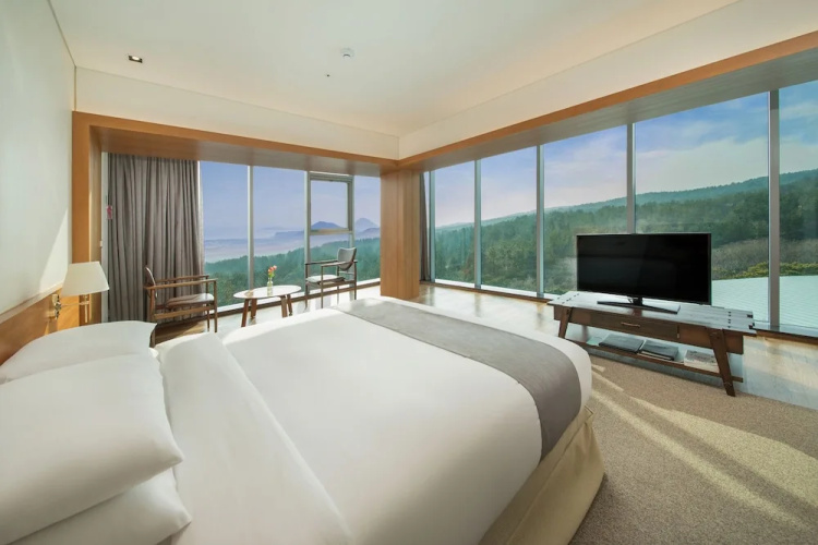 We Hotel Jeju