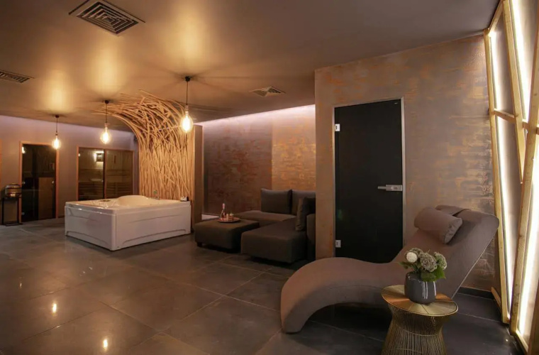 Reverence Hotel