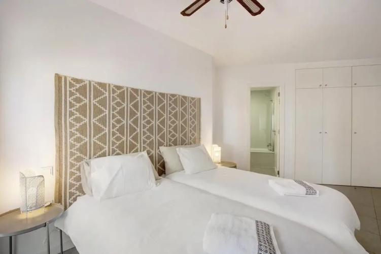 Beautiful Duplex Facing The Beach