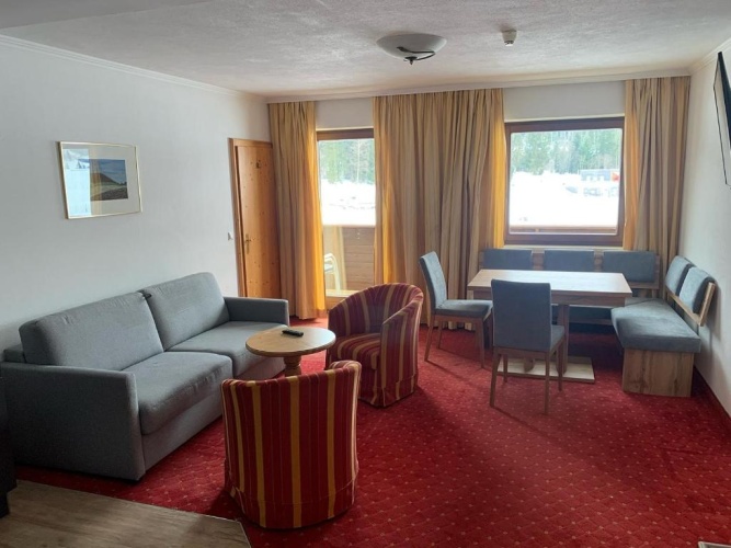 2 Bedrooms Apartment