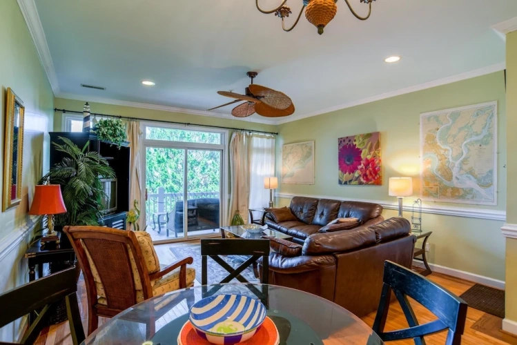 3 Bedrooms Family Cottage with river view