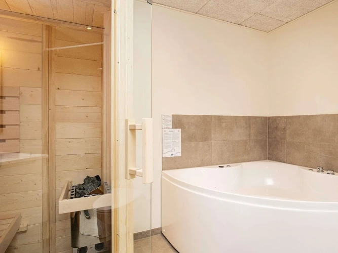 3 Bedrooms Deluxe Apartment