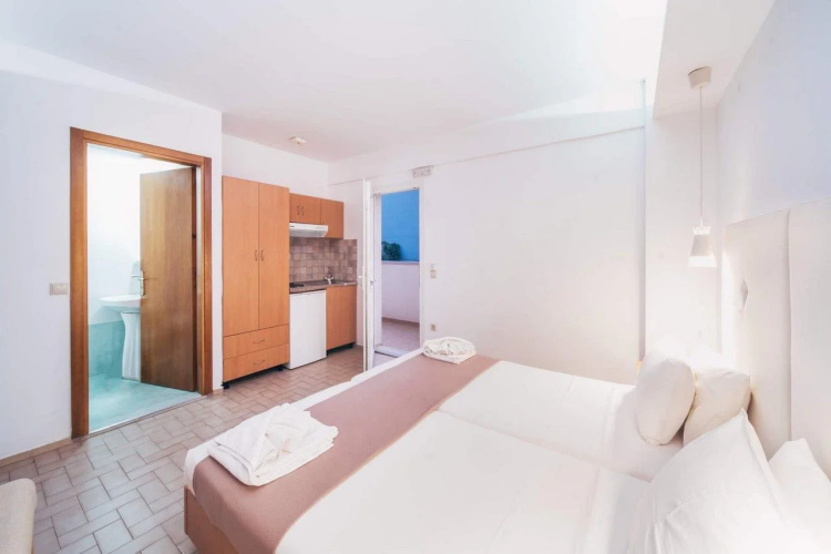 Soleil Apartments  Studios