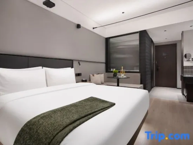 Standard Double room with city view
