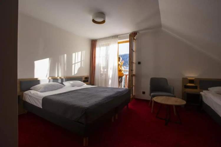 Standard Triple room with balcony