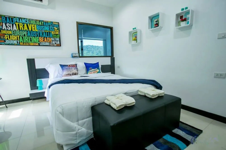 Naiharn Condominium Phuket