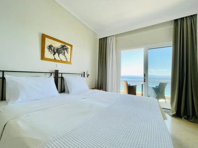 Afitos Apartments & Studios