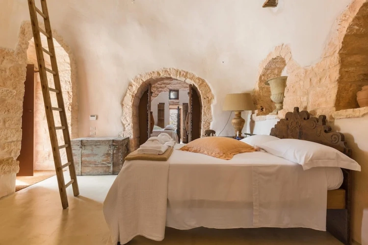 4 Bedrooms Sextuple Villa