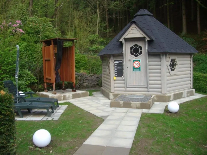 2 Bedrooms Cottage