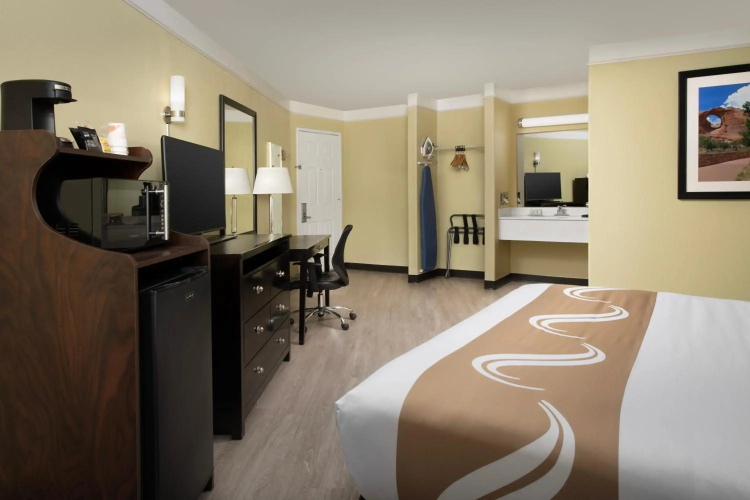 Quality Inn & Suites Gallup I-40 Exit 20