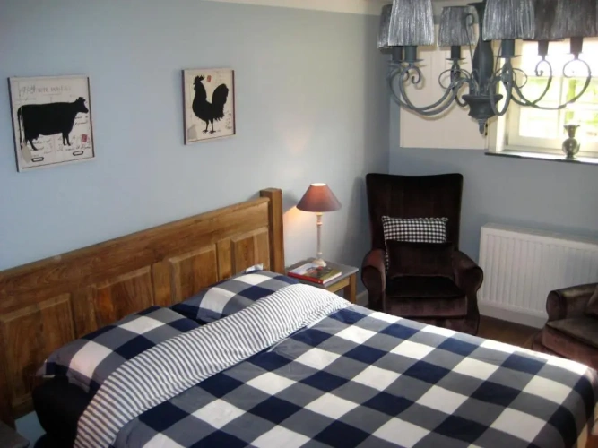 5 Bedrooms Cottage