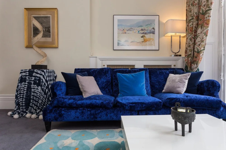 2 Bedroom Apartment In Knightsbridge