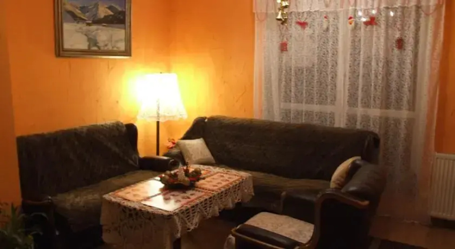 Pokoje gościnne "Rena"